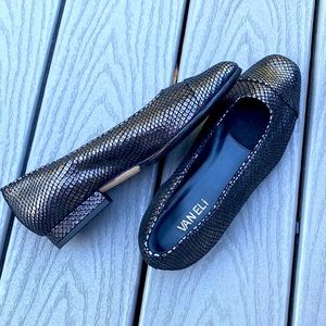 VANELI. NWOT. Dress Flats.